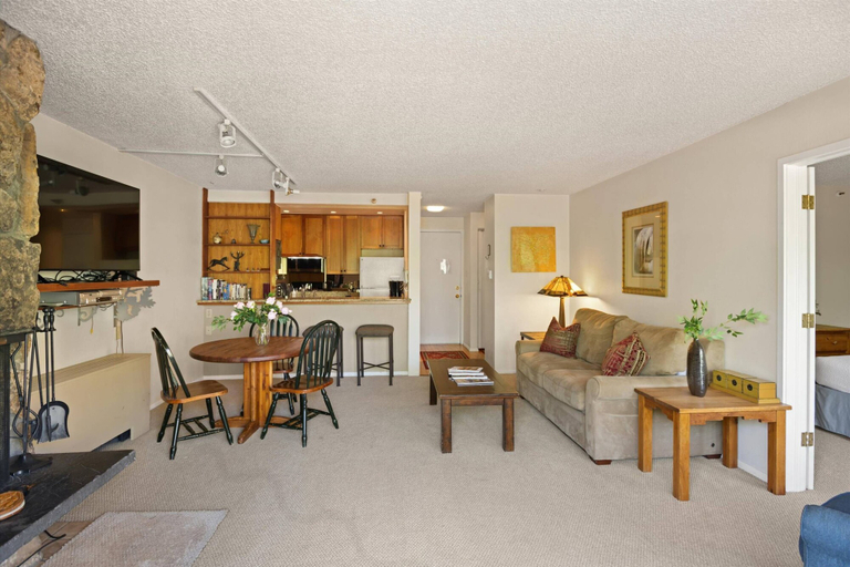 Others 5, Lichenhearth 25, Pitkin