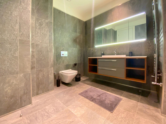 Room 4, Modern Residence w Balcony 5 min to Istinye Mall, Sarıyer