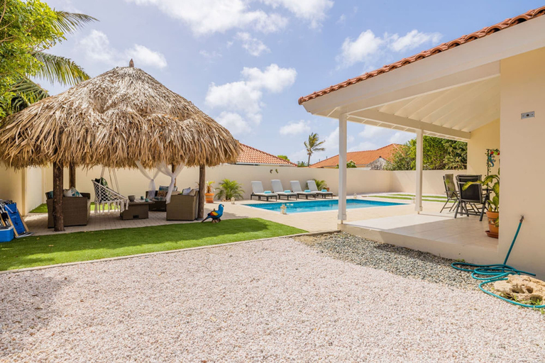 Exterior & Views 2, Cozy 3br2ba Great Location w Private Pool Patio