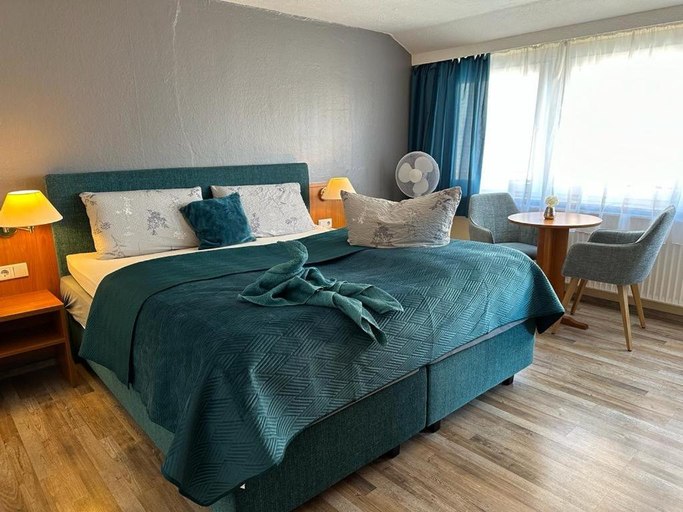 Bedroom 3, Hotel Oberledinger Hof, Leer