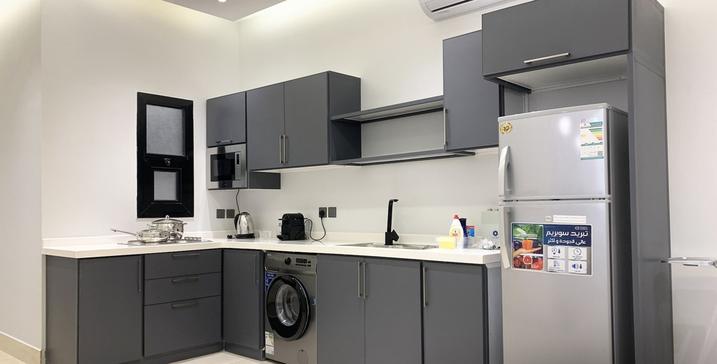 Others 5, Kease Mughrizat E-2 Royal touch AZ27, Riyadh