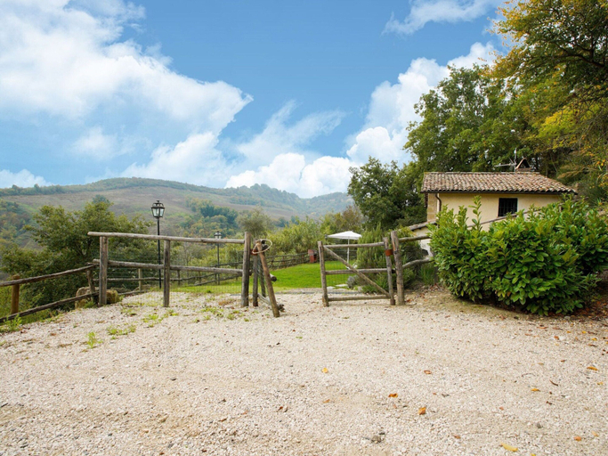 Reception 1, Villa in Rome With Pool & Stunning Views, Viterbo