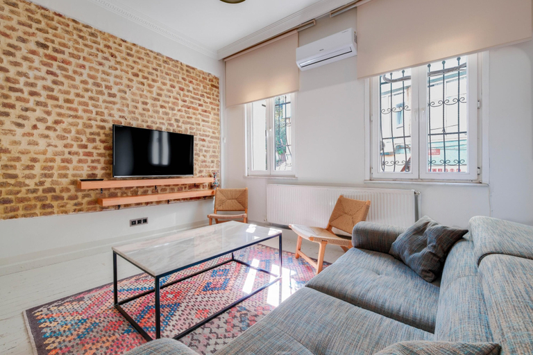 Room 3, Cozy Flat With Balcony 5 min to Galata Tower, Beyoğlu
