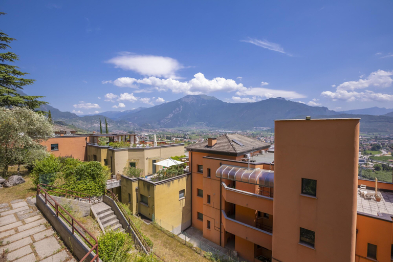 Others 5, Lake View Dom-us Apartment, Trento