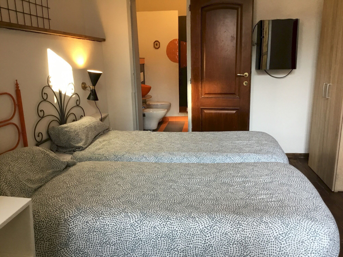Room 5, Faenza 37 Apartment, Florence