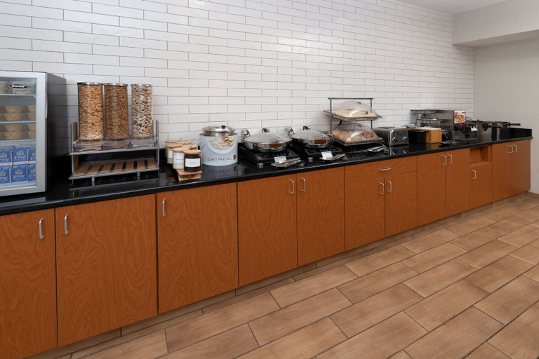Food & Drinks 4, Fairfield Inn and Suites by Marriott Frankenmuth, Saginaw