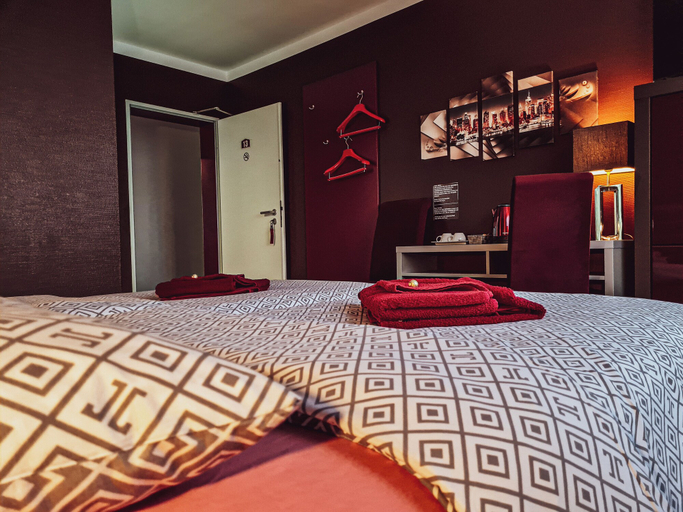 Bedroom 3, Hotel 108, Stormarn
