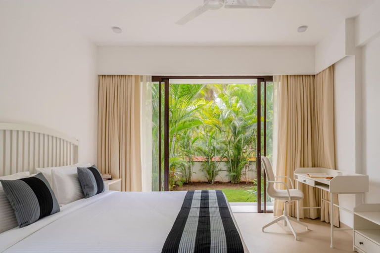 Room 2, Cozy 1BR With Pool - Only 1km From Candolim Beach, North Goa