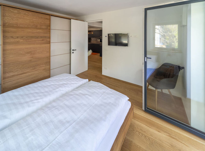 Room 5, Apartment by the Stream Comfortable Holiday, Bolzano