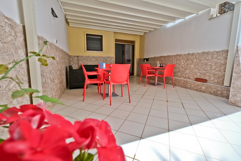 Others 5, Il Porto Affittacamere b&b, Brindisi