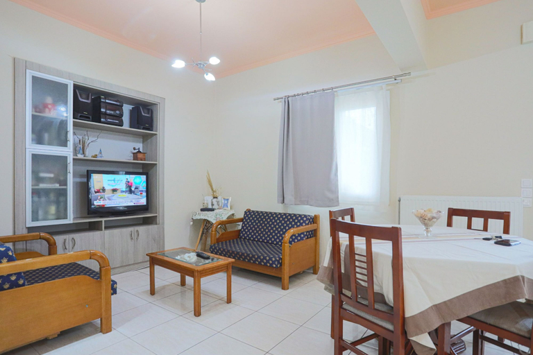 Room 2, Jokos House in Roda With 2 Bedrooms and 2 Bathrooms, Ionian Islands
