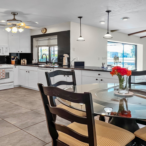 Private kitchen, Belle Paradise - 3 3 Pool Boating Oasis of Calm, Lee