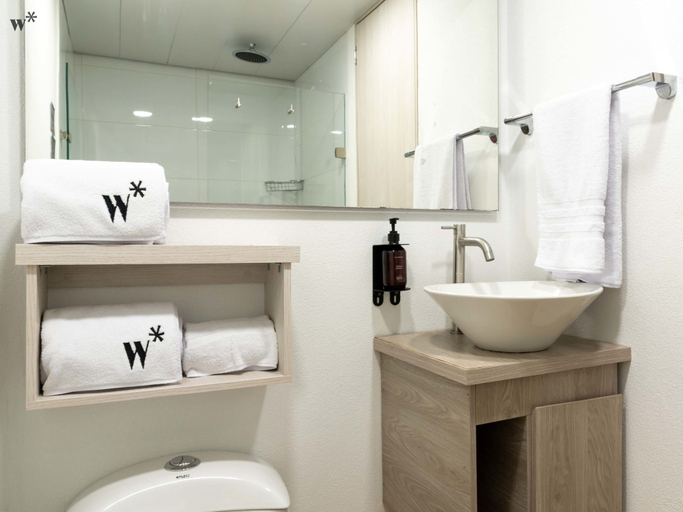 Bathroom 3, w Astonishing 1BR With Terrace at Poblado, Medellín