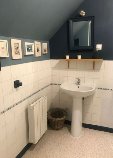 Bathroom 5, Apartment in Saint-lo-d'ourville, Manche