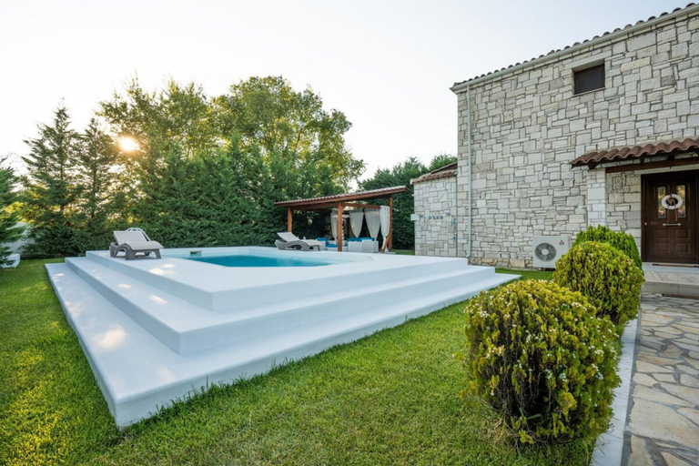 Sport & Beauty 5, Crown Villa Aphrodite With Private Pool, Central Greece
