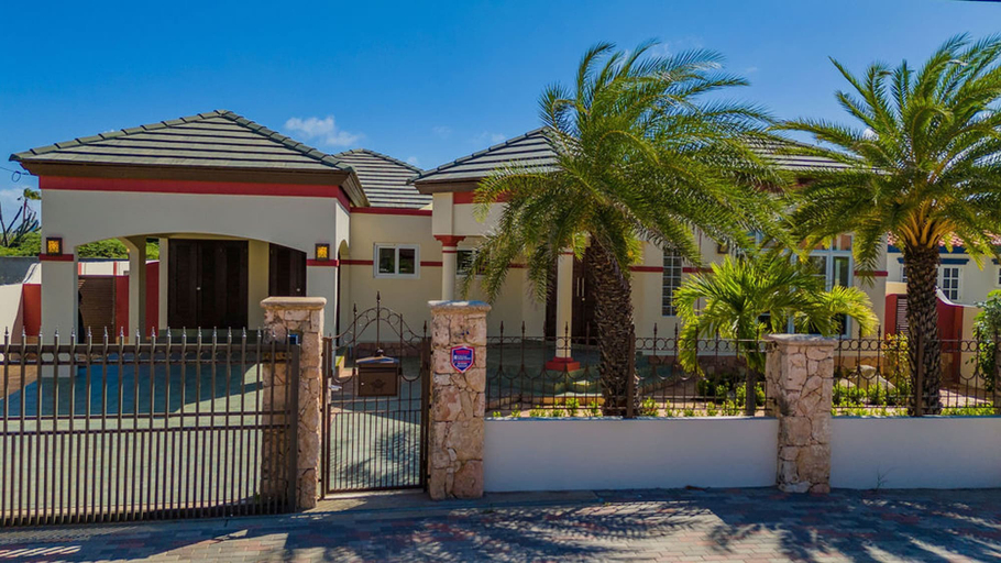 Exterior & Views 2, Sleeps 11 6 Bedrooms Privatepool Outdoor Dining