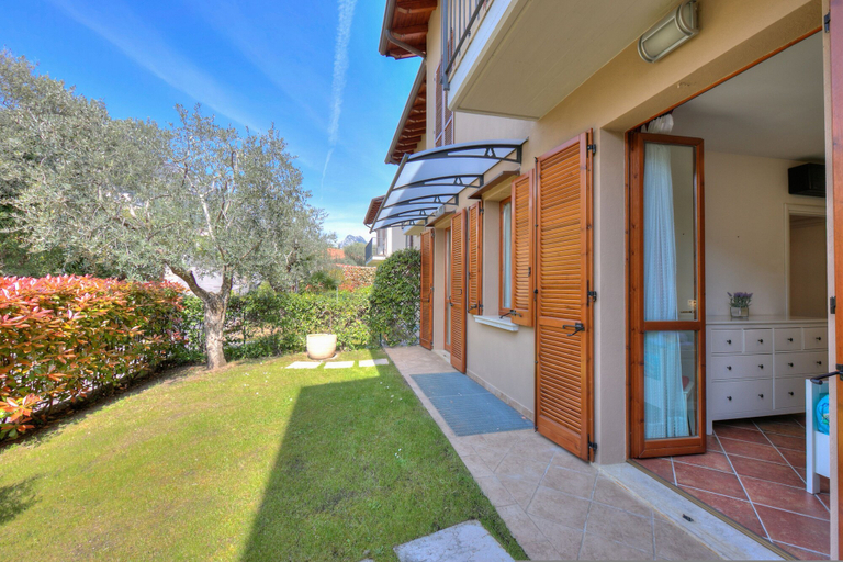 Room 2, Borgo Belvedere Apartment With Lake View, Brescia