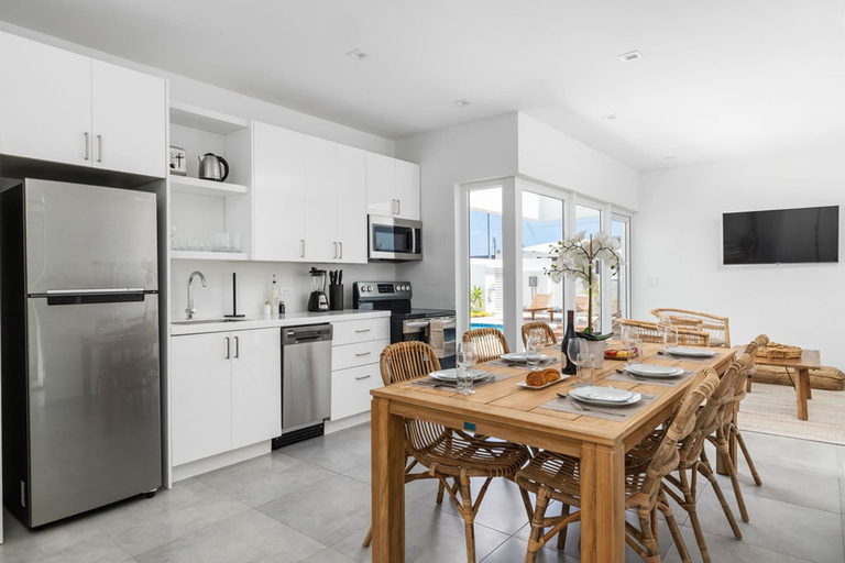 Others 4, 3BR 3BA Newly Built w Private Pool 5 min 2 Beach