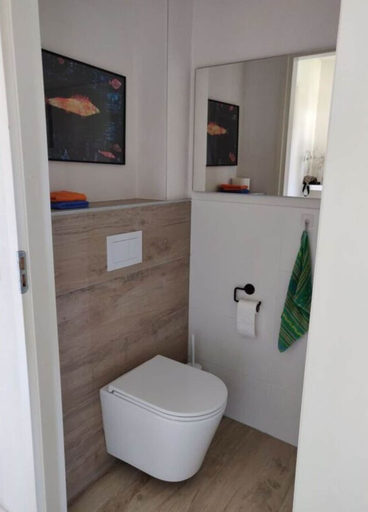 Bathroom 4, Villa Right by the sea, Den Helder