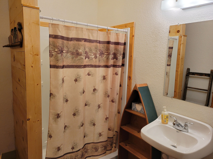 Bathroom, The Lodge, Bayfield