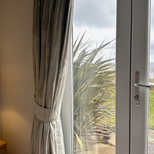 Room 2, No 2 The Links Apartment Brora, Highland