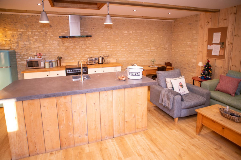 Others 2, Luxury Barn House, Oxfordshire