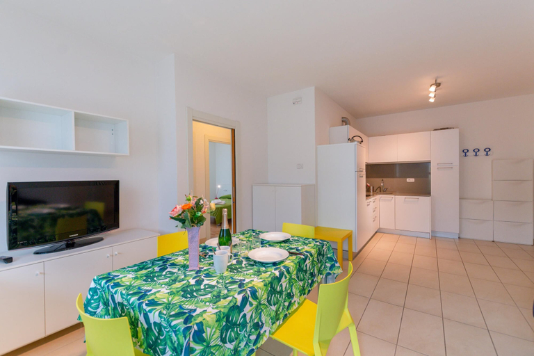 Room 4, Torbole Relax Pool Balcony Apartment 2, Trento
