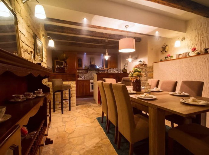Food & Drinks 5, Villa Diana, Dugi Rat