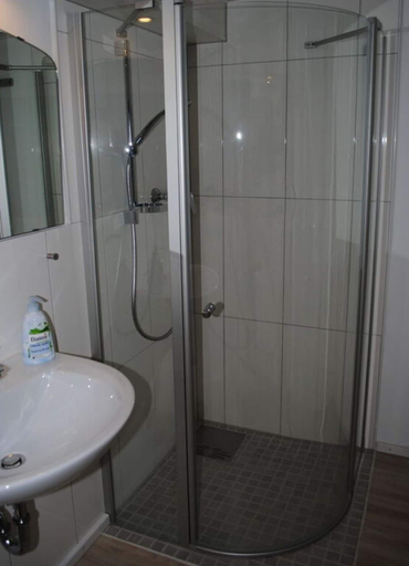 Bathroom 3, Holiday Apartment on the Slope, Berchtesgadener Land