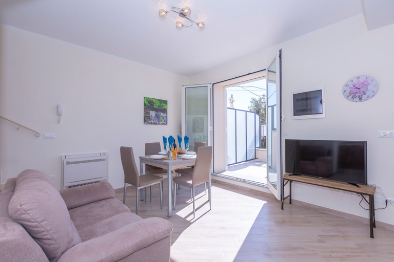 Room 5, Serena 2 in Alassio With 2 Bedrooms and 2 Bathrooms, Savona