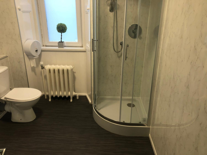 Bathroom 2, The Windsor Hotel and Bar, Fife