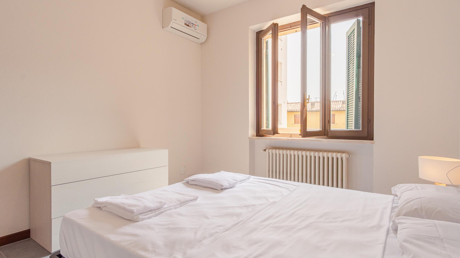 Room 5, Piazza Garibaldi - Italian Homing, Brescia