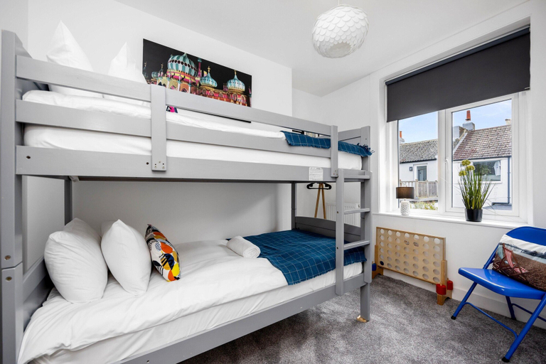 Bedroom 2, Queens Mile 2 With Free Parking By My Getaways, Brighton and Hove