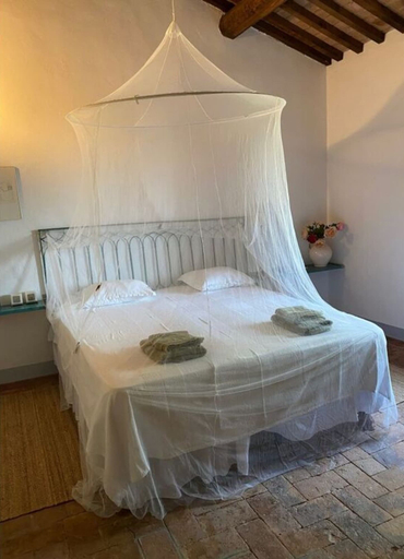 Room 4, Nice Apartment in Chianni, Pisa