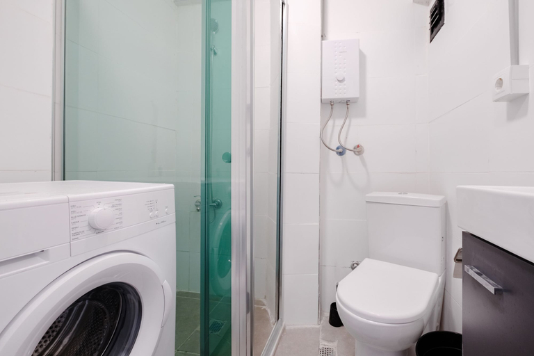 Room 5, Studio With a Sea View Balcony in Bakirkoy, Bakırköy