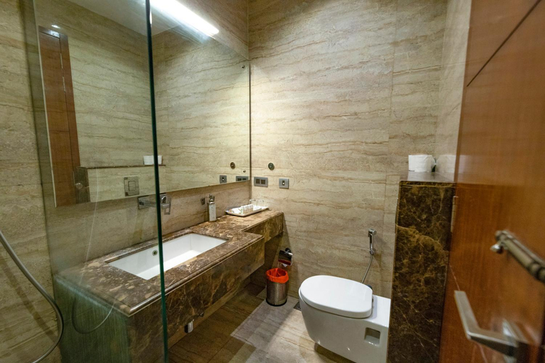 Bathroom 4, Hotel Millennium Inn, Prayagraj, Kaushambi
