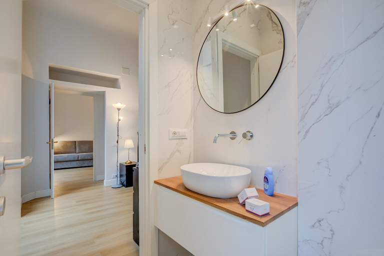 Room 2, Royal - Historic Center, Genova