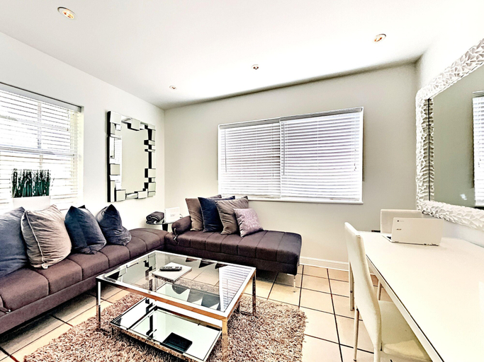 Interior, Beachfront 4 Room Ocean Drive Deluxe Suite, Miami-Dade