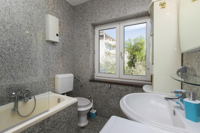 Bathroom 1, Barun apartments Kastela, Kaštela