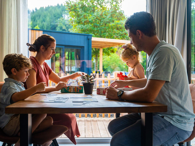 Dining 4, Modern Chalet With Dishwasher, in a Holiday Park, in a Natural Environment, Clervaux