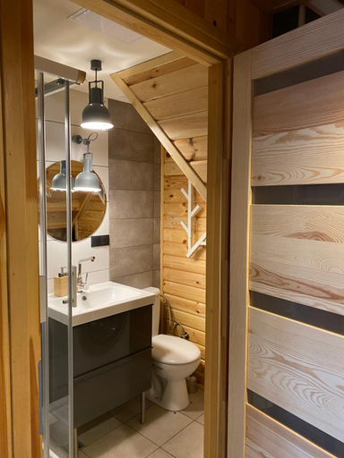 Bathroom 3, Kamien na Kaszubach, Wejherowo