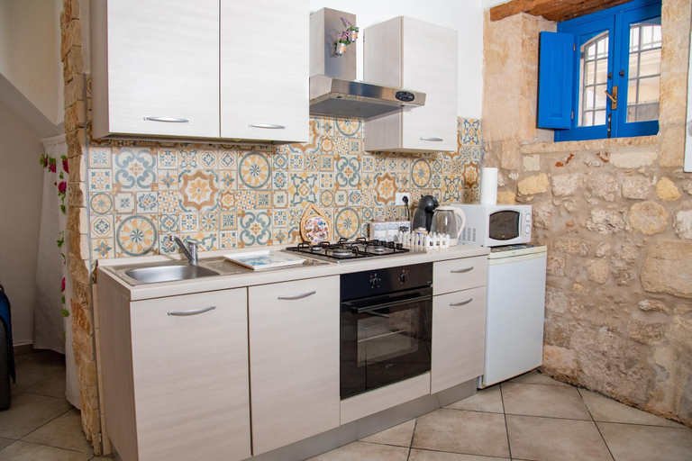 Room 2, Tiche Home 200m From Sea, Syracuse