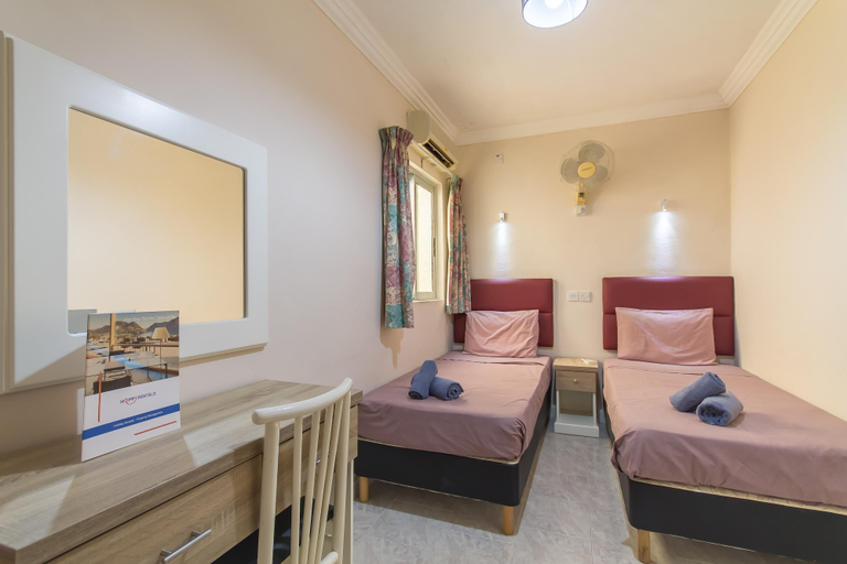 Room 4, Merill Pool and Sea Charming Apart 5