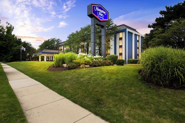 Exterior & Views 2, Hampton Inn Chicago/Naperville, Dupage