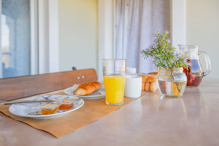 Room 4, Jokos House in Roda With 2 Bedrooms and 2 Bathrooms, Ionian Islands