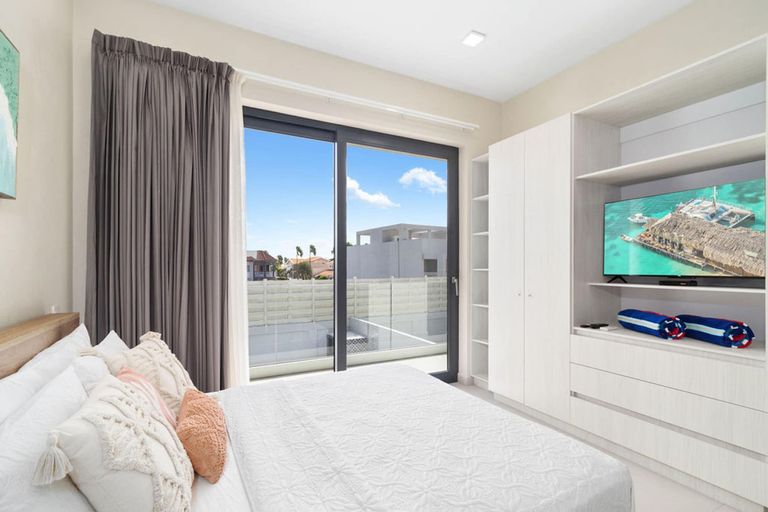 Bedroom 3, High-end Villa Walk to Beach Pool Ocean View