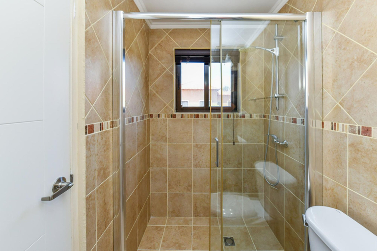 Bathroom 4, Gated Community 2br3ba Gold Coast Pools GYM