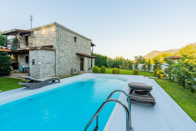 Sport & Beauty 3, Crown Villa Aphrodite With Private Pool, Central Greece