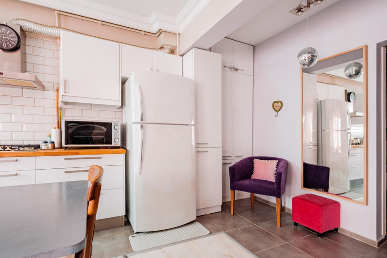 Others 4, Lovely Flat w Balcony 5 min to Istiklal Ave, Beyoğlu