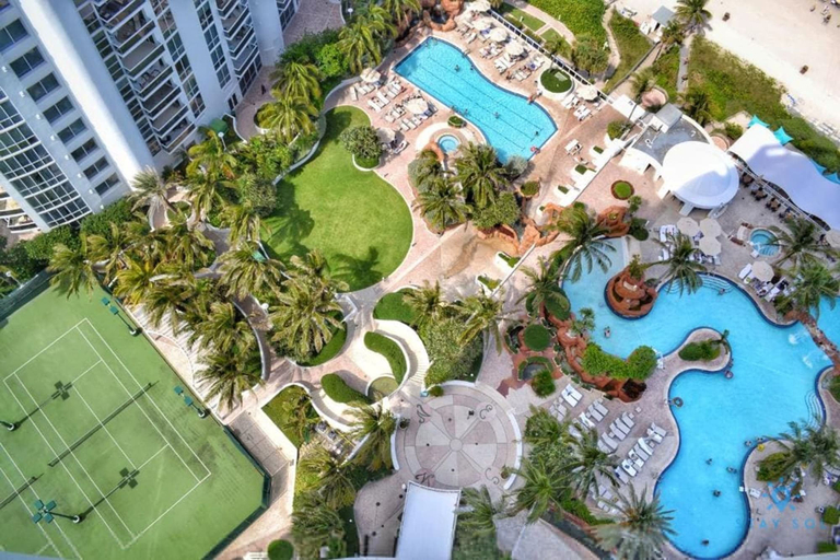 Room 4, Luxurious Beach Resort- Ocean View Insta Gym, Miami-Dade